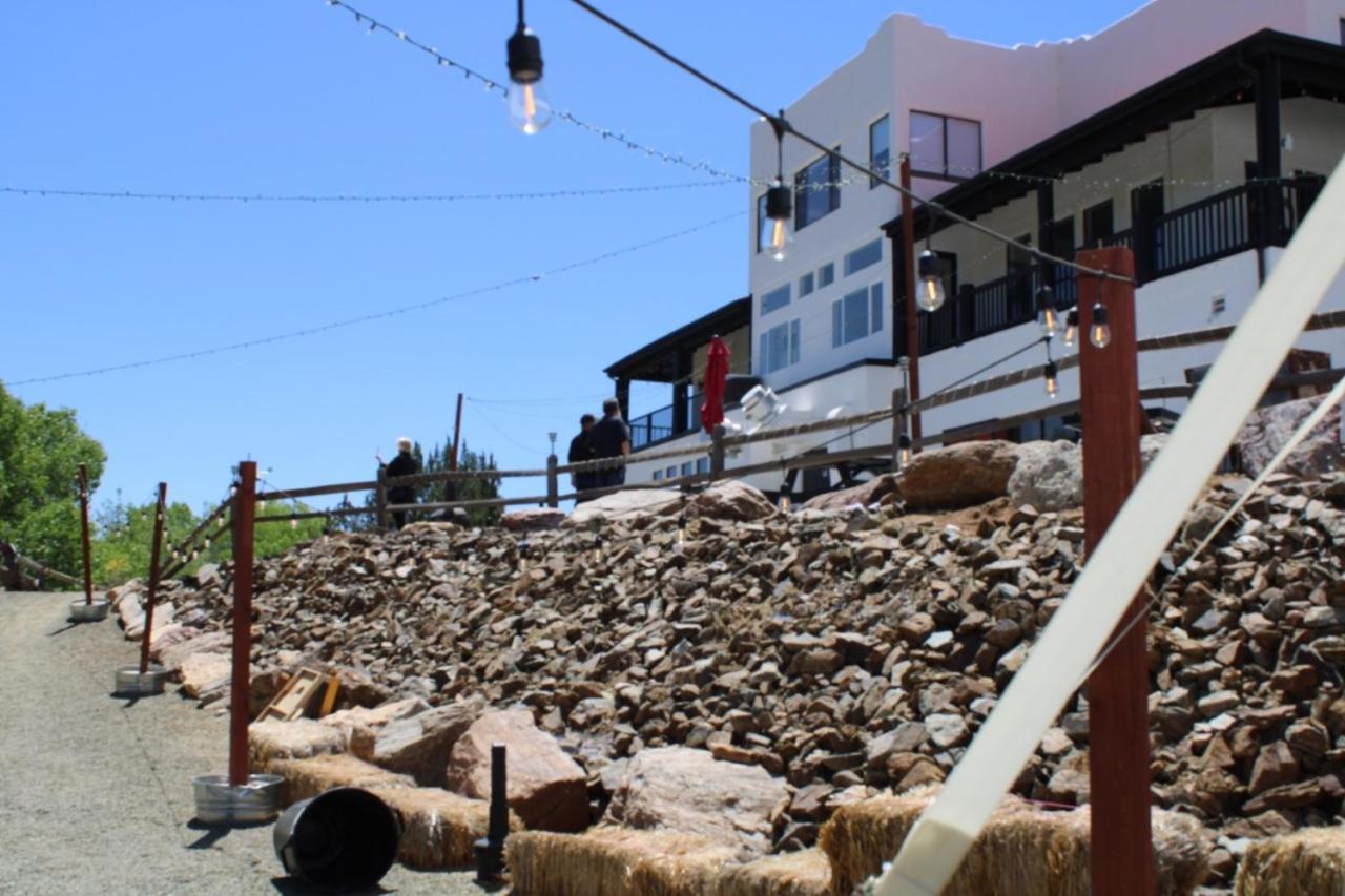 Creekside Lodge And Cabins Mayer エクステリア 写真