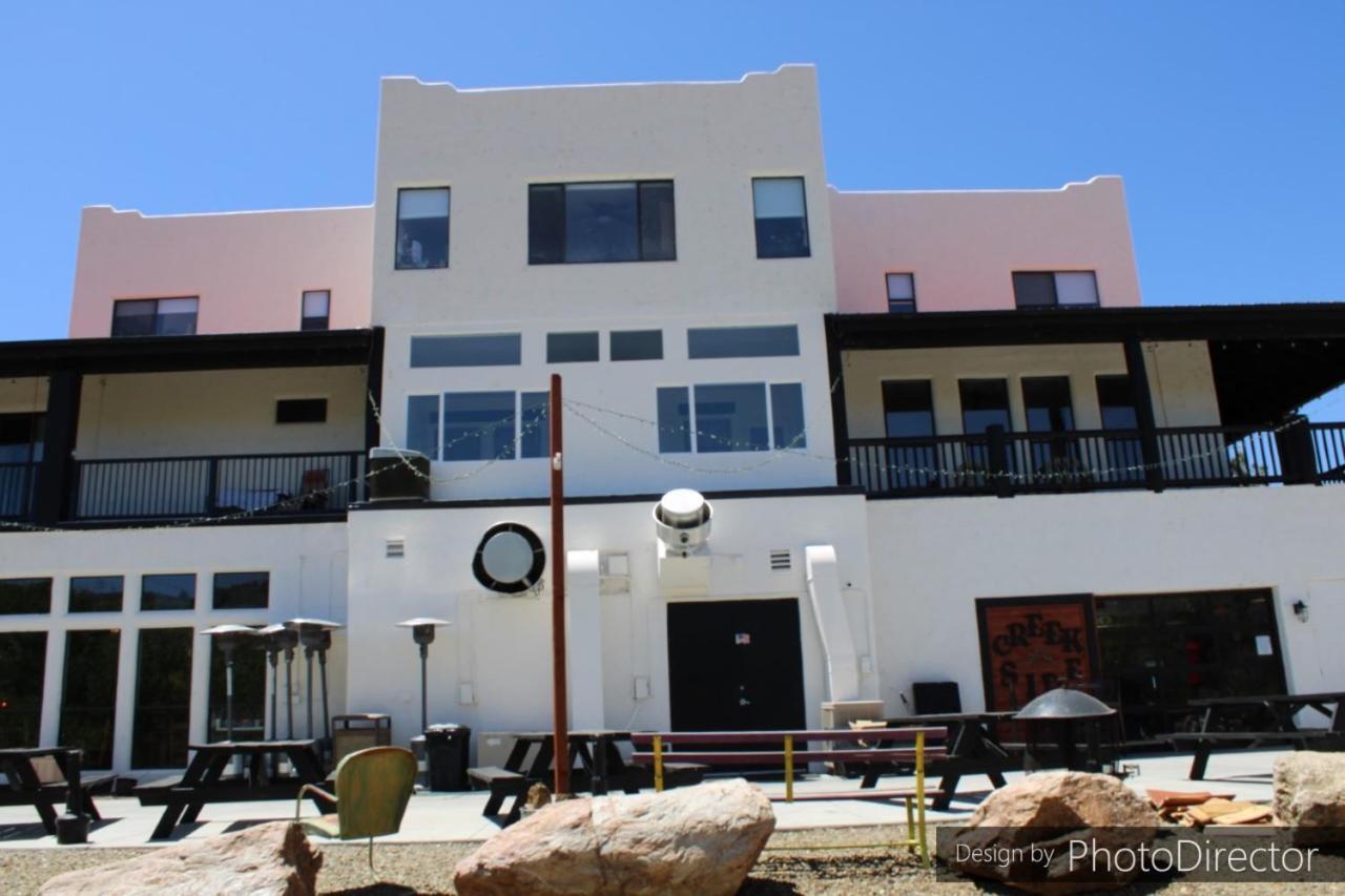 Creekside Lodge And Cabins Mayer エクステリア 写真